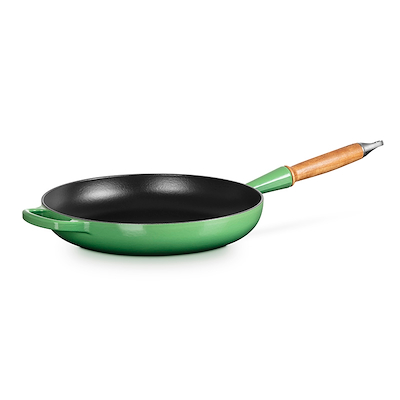 Le Creuset Signature støbejern stegepande med træhåndtag Ø28 cm bamboo green