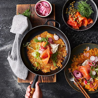 Le Creuset Signature støbejern stegepande med træhåndtag Ø28 cm matte black