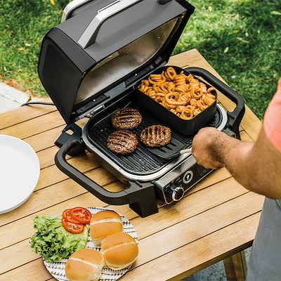 Ninja OG701 Woodfire Electric BBQ Grill & Røgeovn udendørs grill GAMMELT EAN