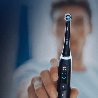 Oral-B iO Series 9 Black Onyx elektrisk tandbørste med rejseetui
