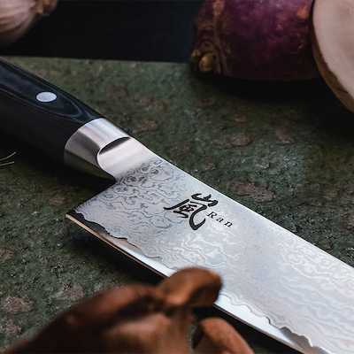 Yaxell Ran Santoku kniv 16,5 cm