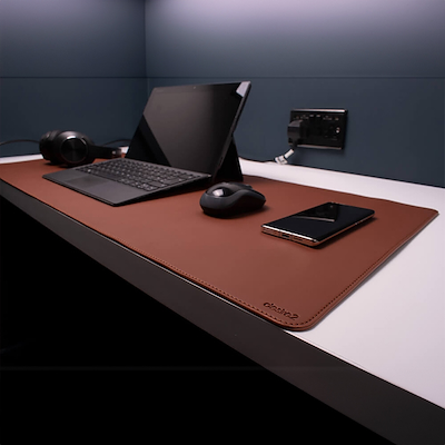 Desire2 skrivebordsmåtte vegansk læder brun