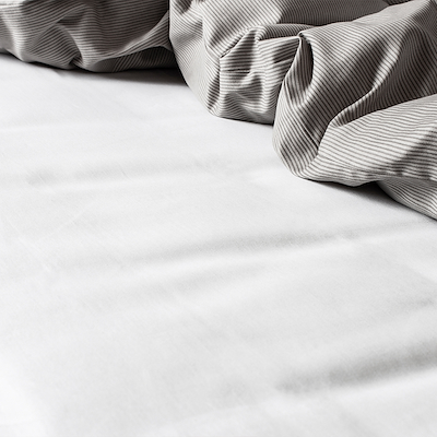 Night & Day boxlagen bomuldssatin hvid 180x200 cm
