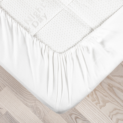 Night & Day boxlagen bomuldssatin hvid 180x200 cm