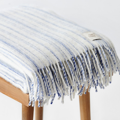 Arctic Violeta uld plaid hvid/lyseblå 130x200 cm