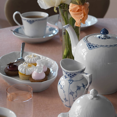 Royal Copenhagen Prinsesse højhankskop med underkop blå 25 cl