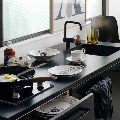 Royal Copenhagen Sort Mega Riflet nr. 6 tallerken 22 cm