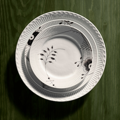 Royal Copenhagen Sort Mega Riflet nr. 2 tallerken 19 cm