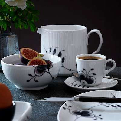 Royal Copenhagen Sort Mega Riflet skål 73 cl