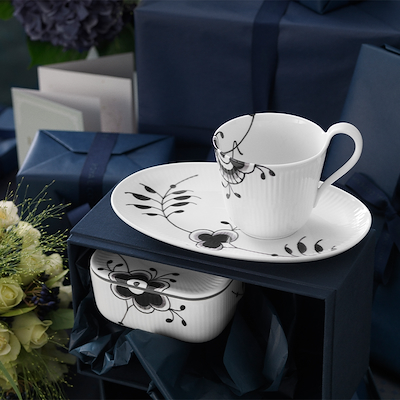 Royal Copenhagen Sort Mega Riflet højhankskop 33 cl