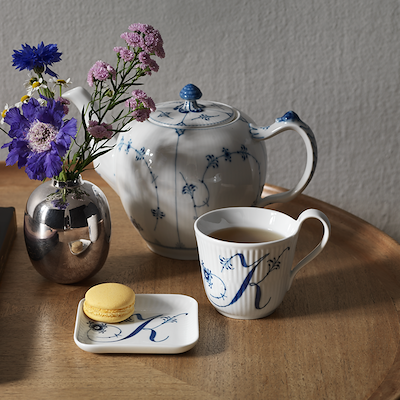 Royal Copenhagen Alfabet krus K blå 33 cl