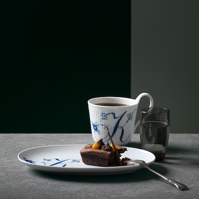 Royal Copenhagen Alfabet krus K blå 33 cl