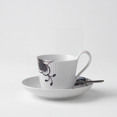 Royal Copenhagen Sort Mega Riflet højhankskop og underkop 24 cl