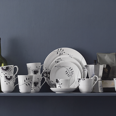 Royal Copenhagen Sort Mega Riflet højhankskop og underkop 24 cl