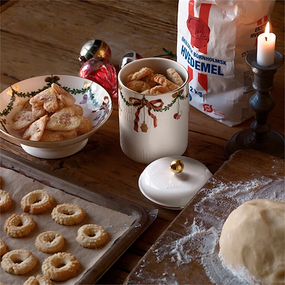 Royal Copenhagen Stjerne Riflet Jul krukke med låg 16 cm