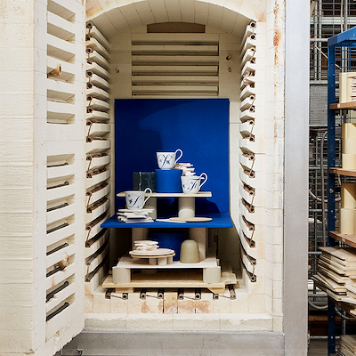 Royal Copenhagen Alfabet krus L blå 33 cl