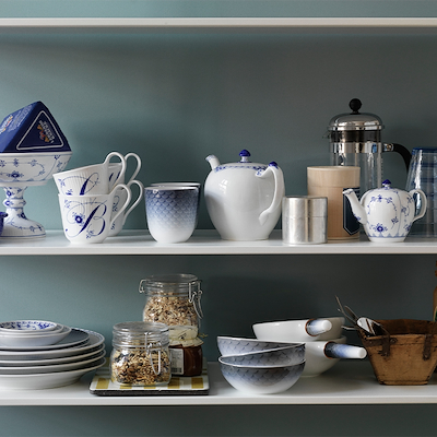 Royal Copenhagen Alfabet krus B blå 33 cl