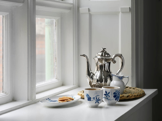 Royal Copenhagen Blomst krus Levkøj blå 33 cl