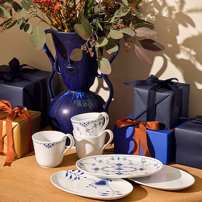 Royal Copenhagen History asiet blå/hvid 3 stk. 23 cm