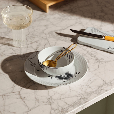 Royal Copenhagen Sort Mega Riflet Skål 24 cl