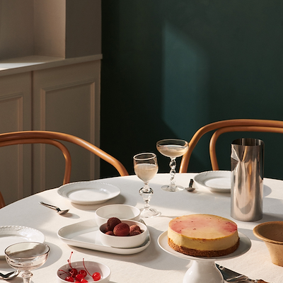 Royal Copenhagen Hvid Riflet fad på fod 20 cm