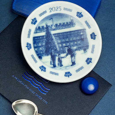 Royal Copenhagen plakette 2025 jul i København Ø8,5 cm