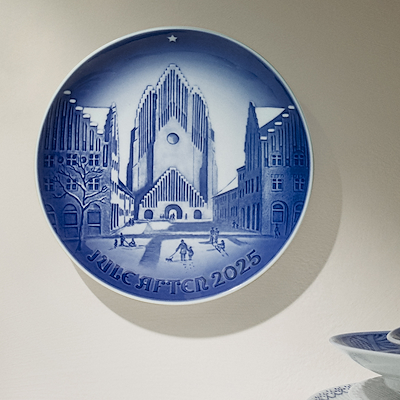 Bing & Grøndahl juleplatte 2025, Grundtvigs kirke Ø18 cm