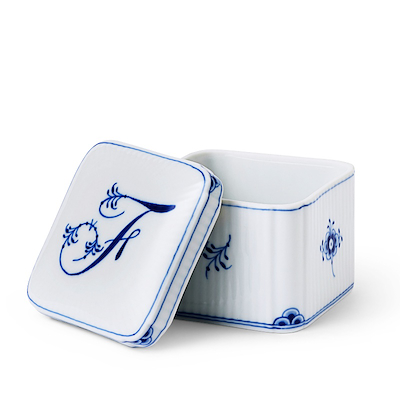 Royal Copenhagen Alfabet bonbonniere F 13 cl