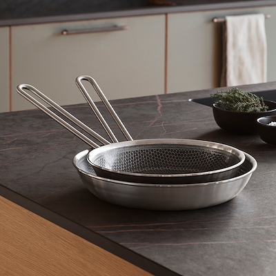 Eva Trio Multi Mosaic recycled stegepande med keramisk Slip-Let® belægning  Ø24 cm