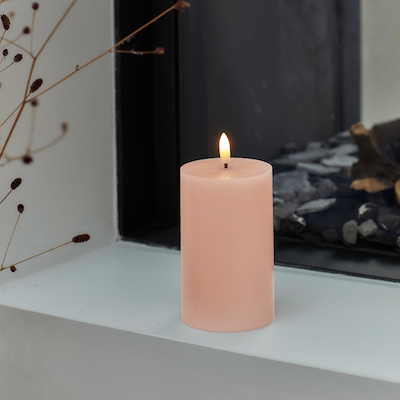 Sirius Sille LED bloklys lyserød Ø 7,5 cm H 12,5 cm
