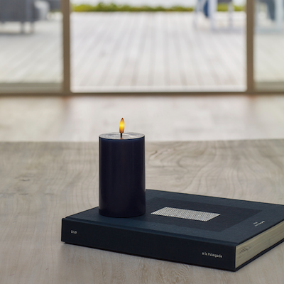 Sirius Sille LED bloklys mørkeblå Ø 7,5 cm H 12,5 cm