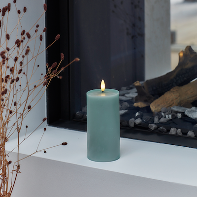 Sirius Sille LED bloklys olivengrøn Ø 7,5 cm H 15 cm