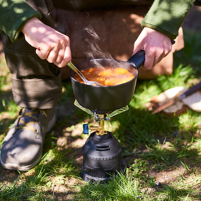 Outfit campingkogeblus sort