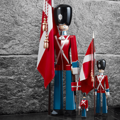 Kay Bojesen Fanebærer træfigur rød 77 cm