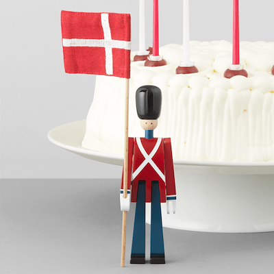 Kay Bojesen Fanebærer mini træfigur rød