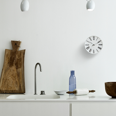 Arne Jacobsen Roman vægur hvid/sort Ø29 cm