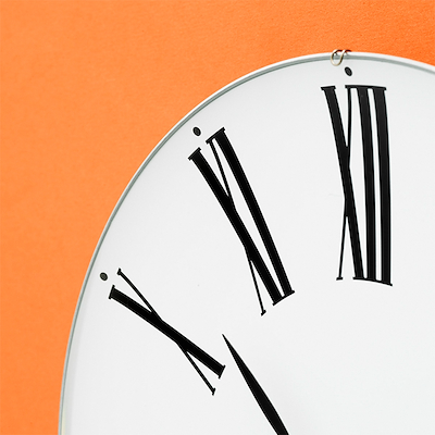 Arne Jacobsen Roman vægur hvid/sort Ø48 cm