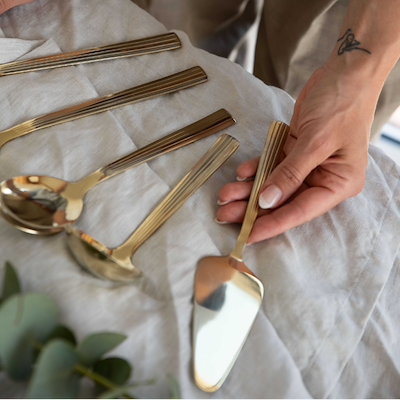 Aida RAW serveringssæt 5 dele champagne guldfarve