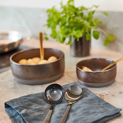 Aida RAW serveringsbestik sort 2 dele