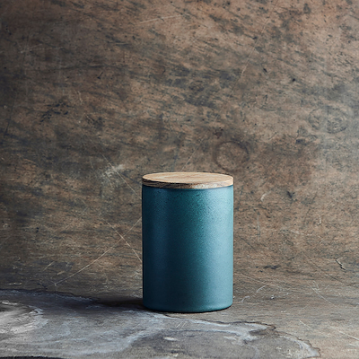 Aida RAW Northern Green opbevaringskrukke med teaklåg 15 cm