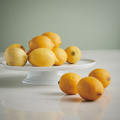 Aida Aroma lagkagefad med fod hvid 29 cm