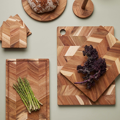 Aida Akacie tapasbræt sildebensmønster 48 cm