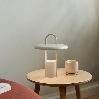 Stelton Pier transportabel LED lampe sand