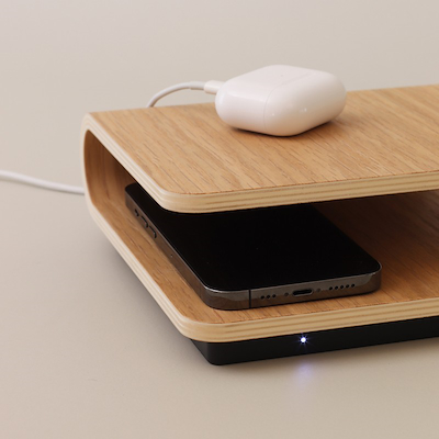 Stelton Ro trådløs oplader egetræ