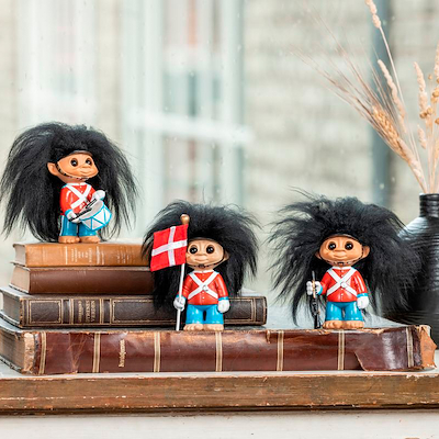 Lykketrold garder med gevær