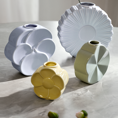 Lyngby Porcelæn Flower stedmoderblomst vase lyseblå H 17 cm