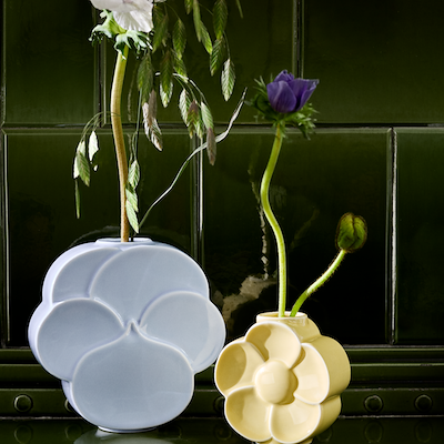 Lyngby Porcelæn Flower smørblomst vase sand H 11,5 cm