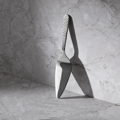 Lyngby Porcelæn Rhombe kagespade stål 25,5 cm