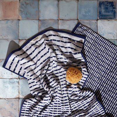 Juna Nuance håndklæde blå/mørkeblå 50x100 cm