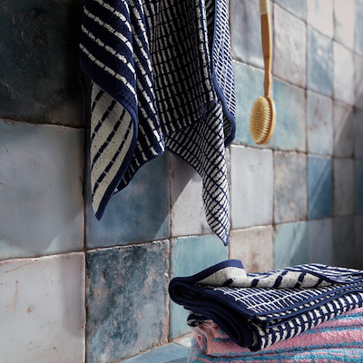 Juna Nuance håndklæde blå/mørkeblå 50x100 cm